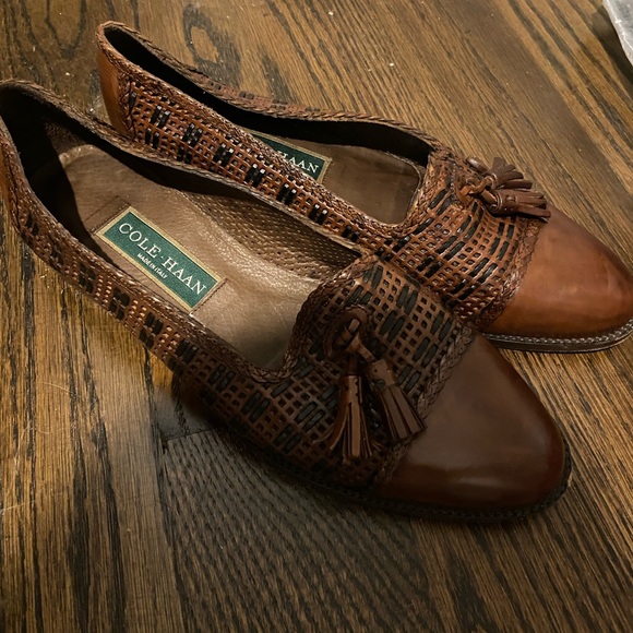 Vintage Coke Haan leather woven loafers